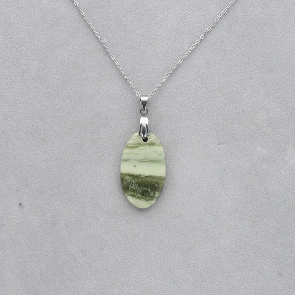 Serpentine Cabochon percé 17