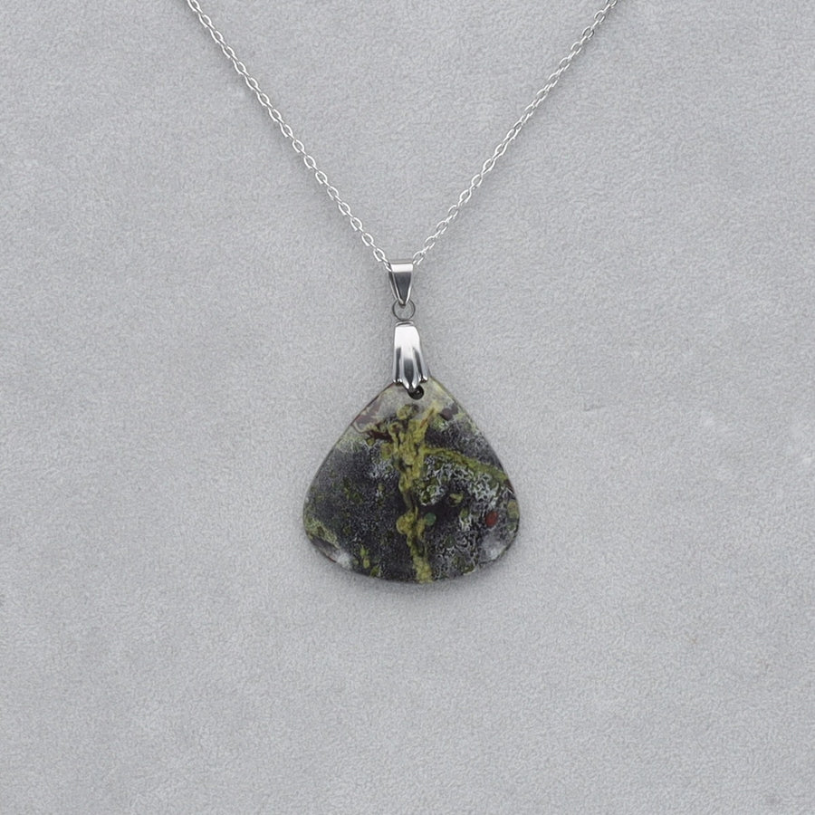 Dragon Vert Cabochon percé 25