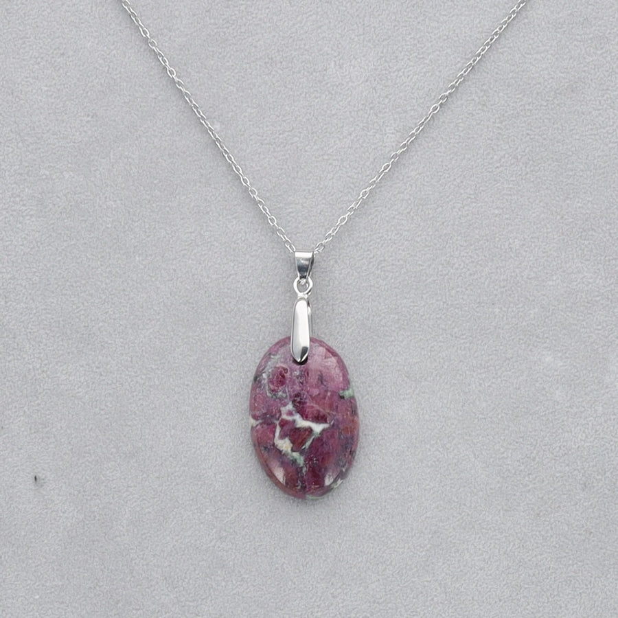 Fuschite Rubis Cabochon percé 44