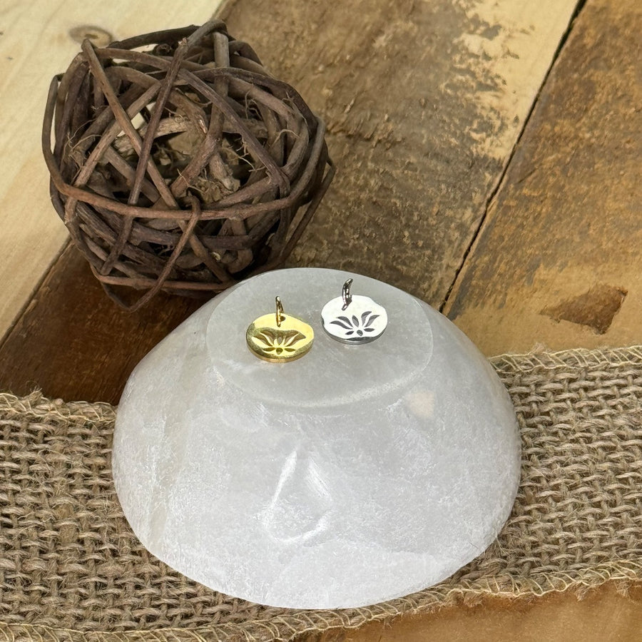 Fleur médaillon INOX (Argentée ou Dorée)
