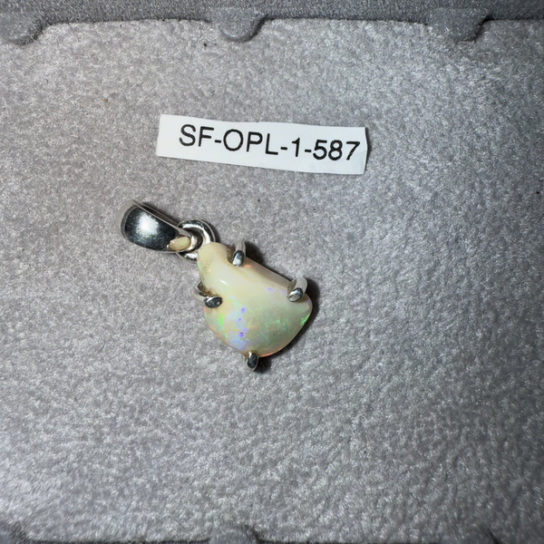 Pendentif Opale 587