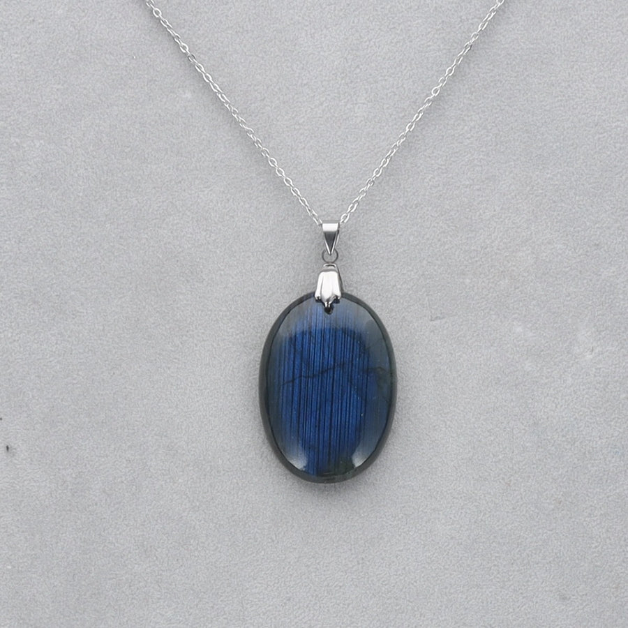 Labradorite Extra Cabochon percé 44