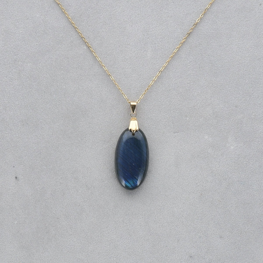 Labradorite Extra Cabochon percé 63