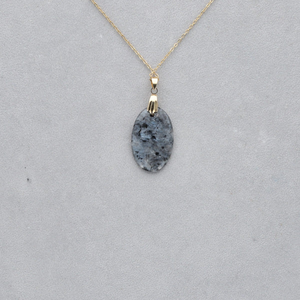 Larvikite Cabochon percé 26
