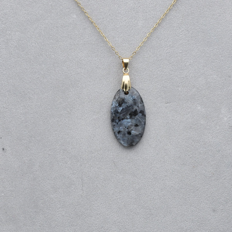 Larvikite Cabochon percé 36
