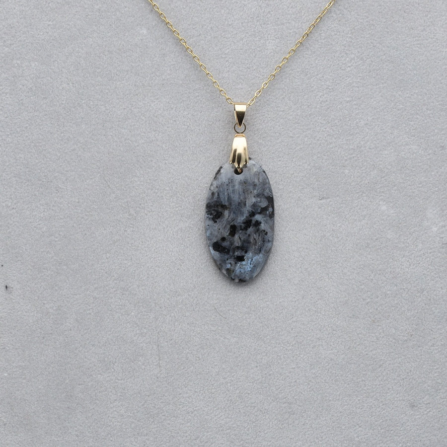 Larvikite Cabochon percé 37