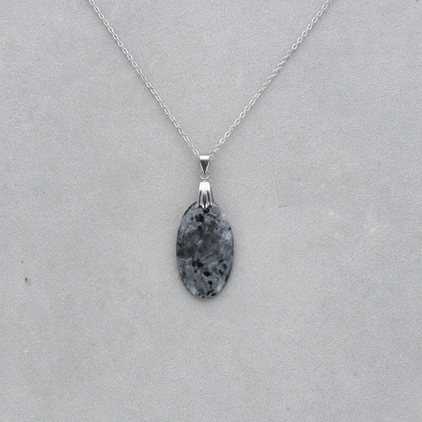 Larvikite Cabochon percé 44