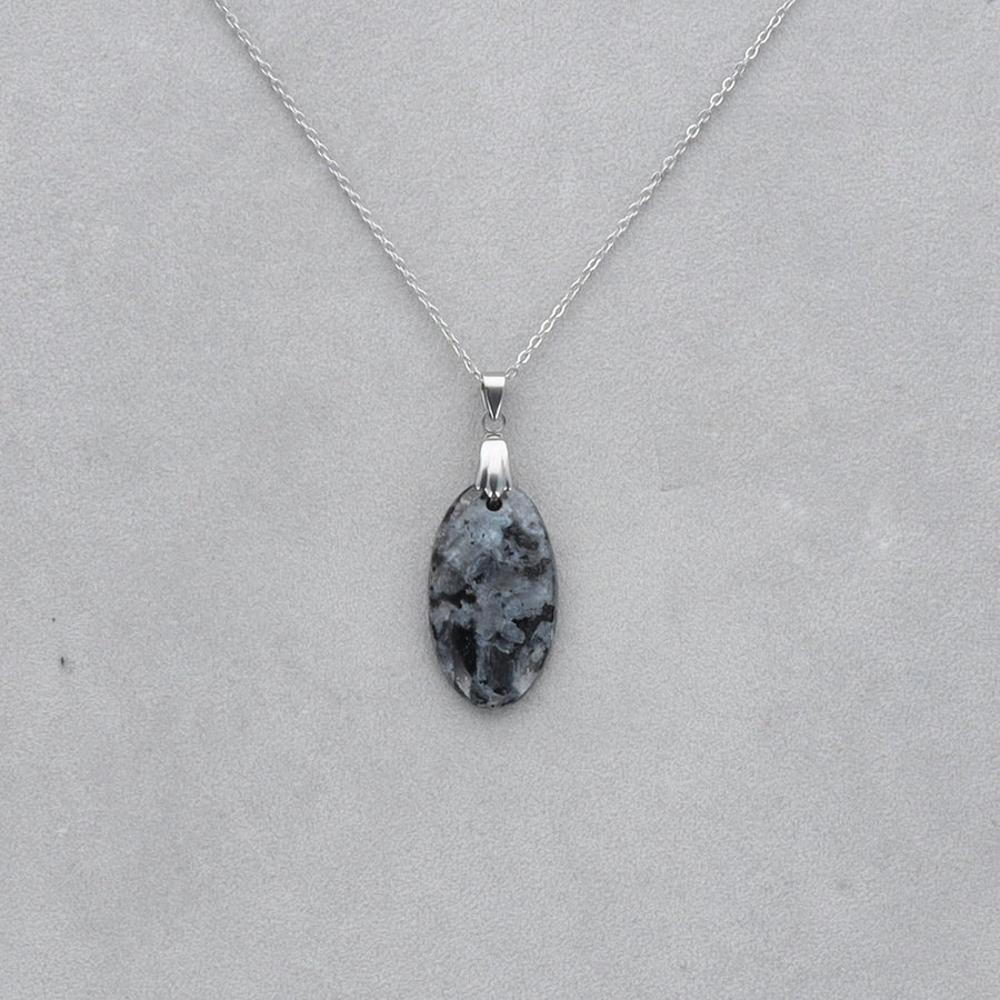Larvikite Cabochon percé 46