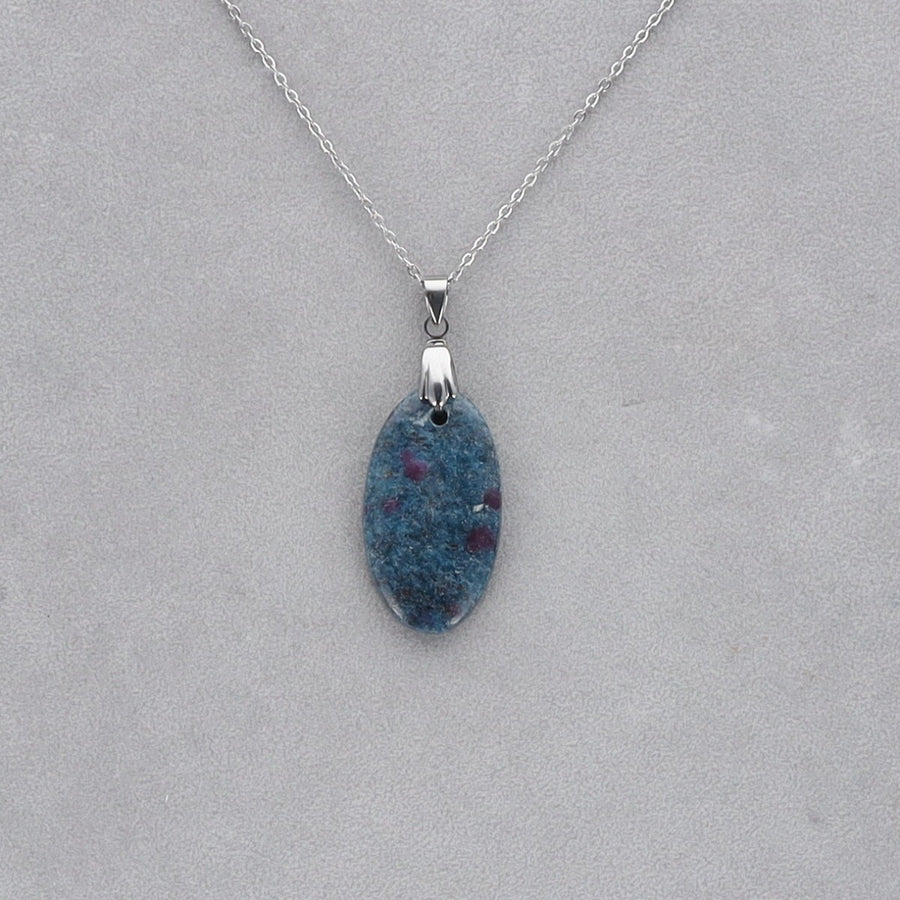 Rubis Cyanite Cabochon percé 13