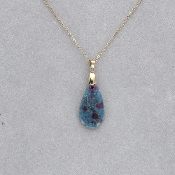 Rubis Cyanite Cabochon percé 3