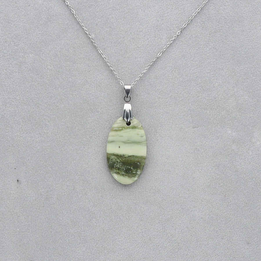 Serpentine Cabochon percé 17
