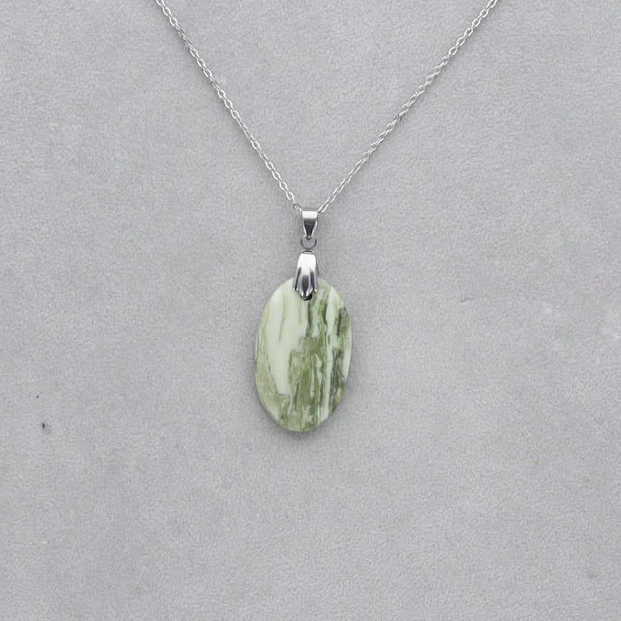 Serpentine Cabochon percé 18